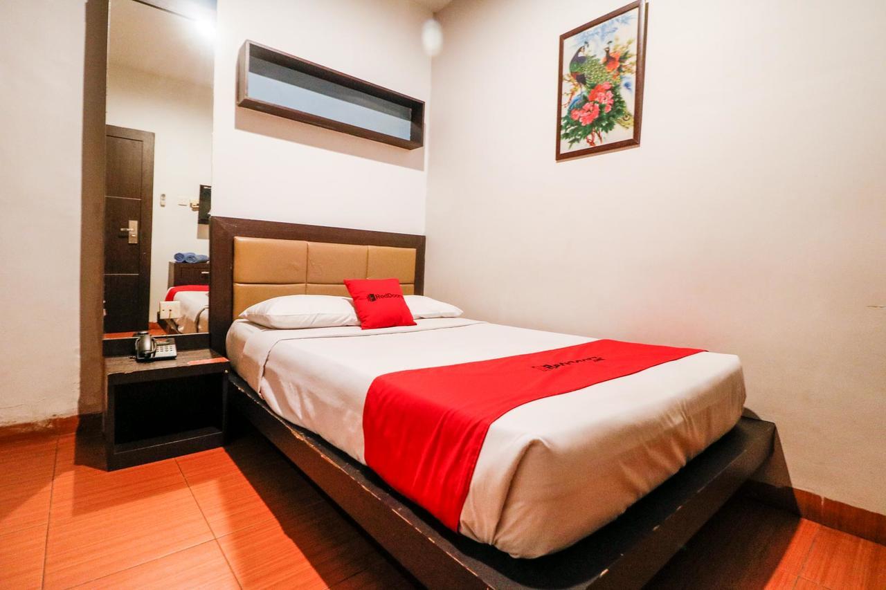 Reddoorz Plus Near Pasar Wisata Pekanbaru Buitenkant foto