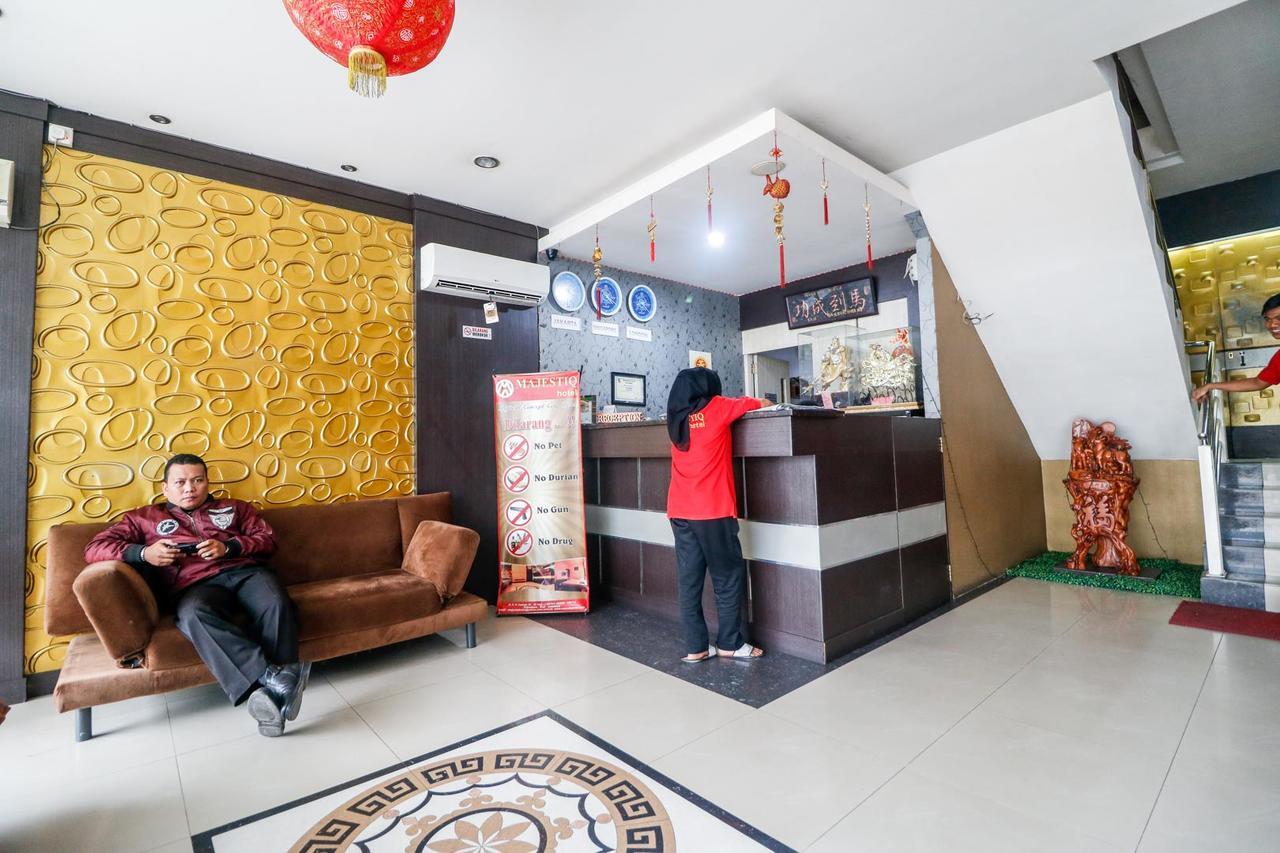 Reddoorz Plus Near Pasar Wisata Pekanbaru Buitenkant foto