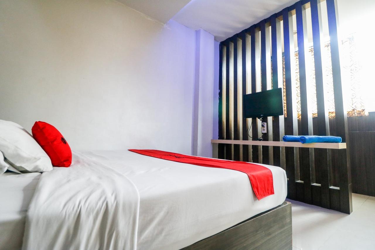 Reddoorz Plus Near Pasar Wisata Pekanbaru Buitenkant foto