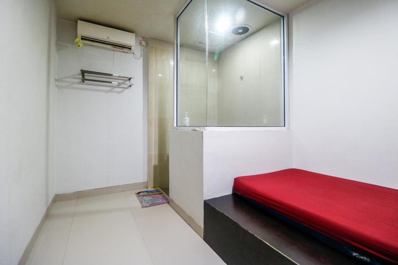 Reddoorz Plus Near Pasar Wisata Pekanbaru Buitenkant foto