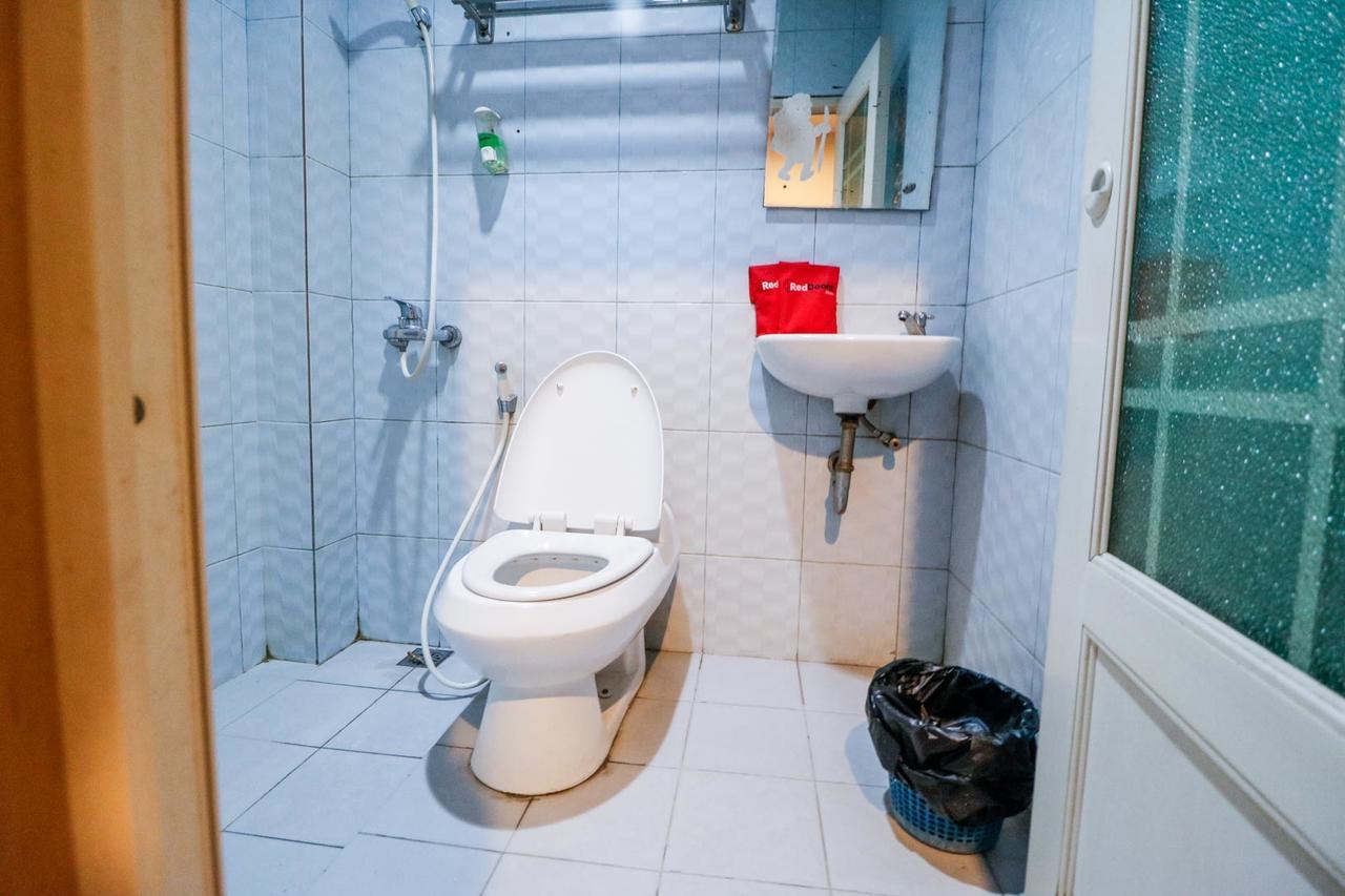 Reddoorz Plus Near Pasar Wisata Pekanbaru Buitenkant foto