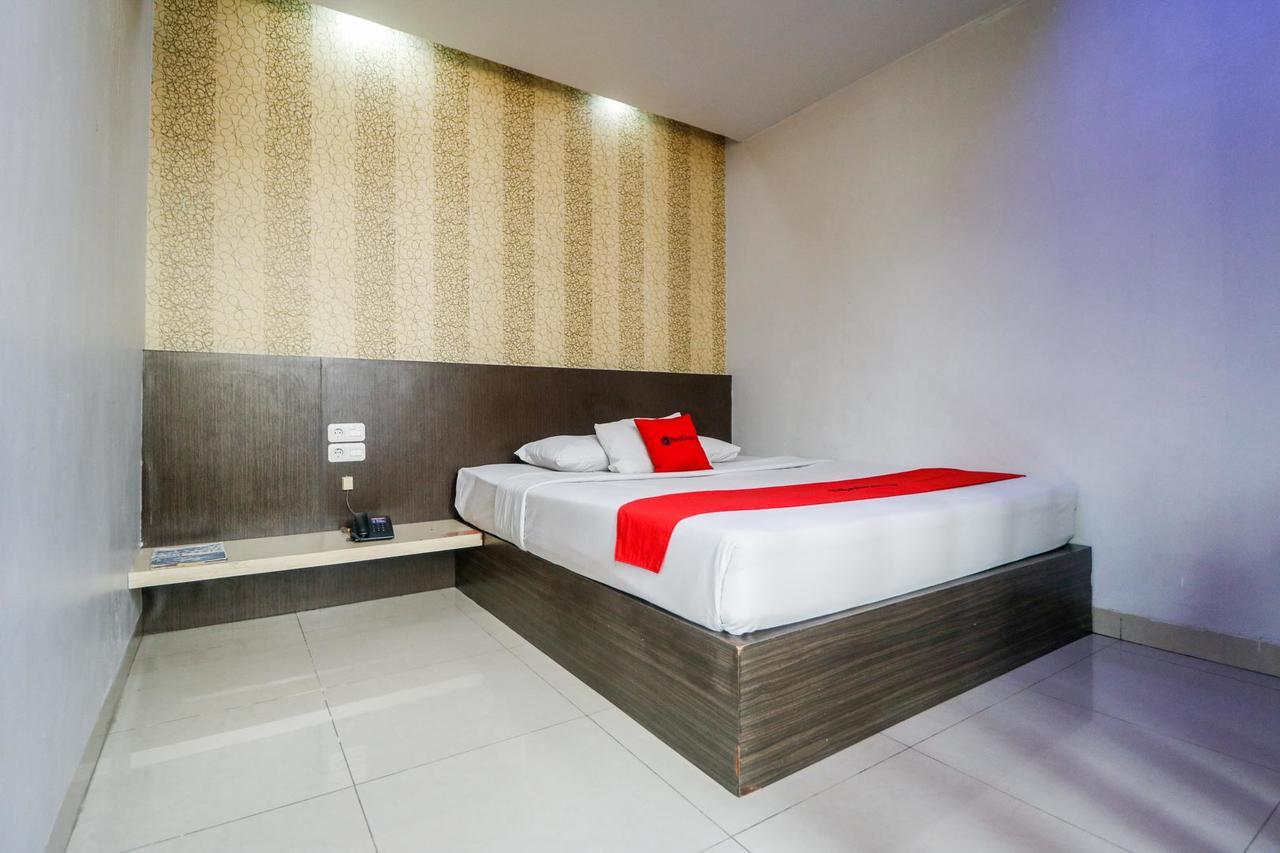 Reddoorz Plus Near Pasar Wisata Pekanbaru Buitenkant foto