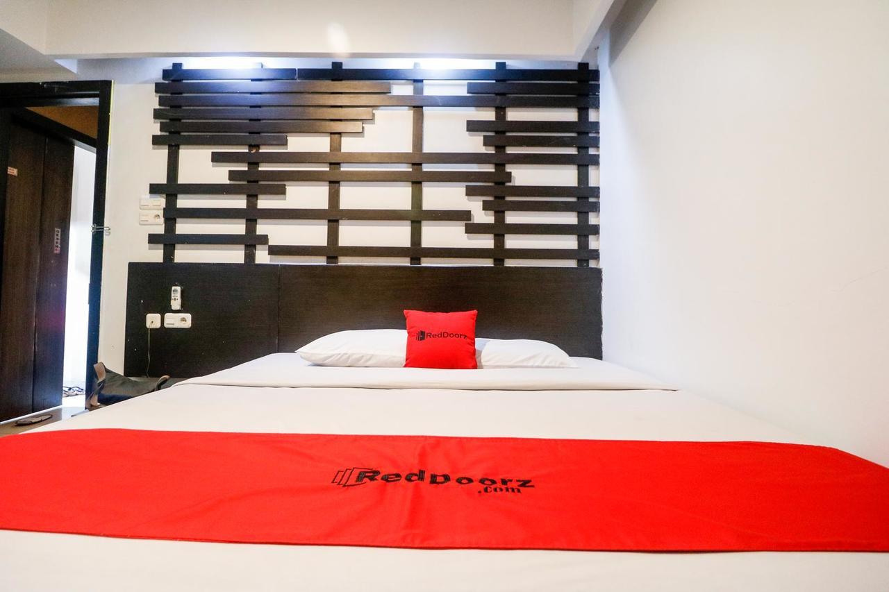 Reddoorz Plus Near Pasar Wisata Pekanbaru Buitenkant foto