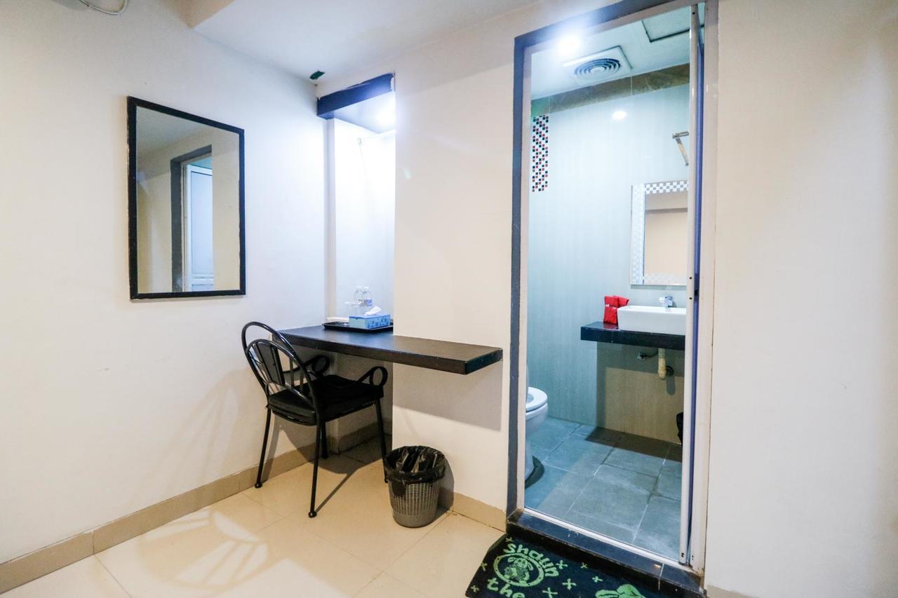 Reddoorz Plus Near Pasar Wisata Pekanbaru Buitenkant foto
